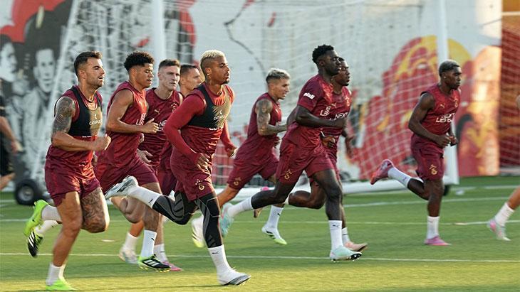 Galatasaray yeni dönem hazırlıklarına devam etti 1 galatasaray yeni donem hazirliklarina devam etti kPRbW1if