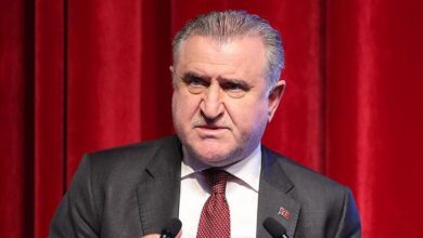 genclik ve spor bakani osman askin baktan ayakta seyirci aciklamasi RpBxKjl6