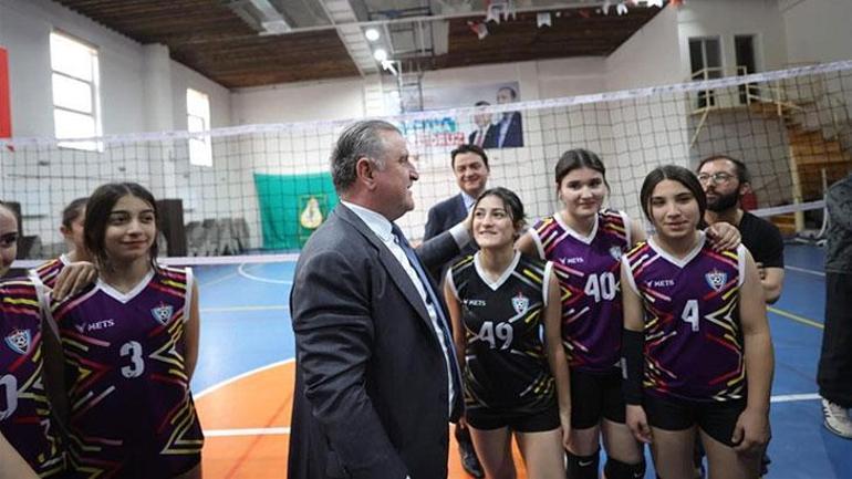 Gençlik ve Spor Bakanlığı’nın gençlik kamplarında cümbüş ve eğitim bir ortada 3 genclik ve spor bakanliginin genclik kamplarinda cumbus ve egitim bir ortada 1 dJE8DOYM