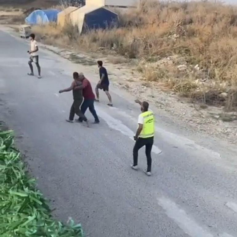 Hatay'da vahim olay! Arbedeyi ayırmak isteyen bıçaklandı: 1 meyyit, 3 yaralı 2 hatayda vahim olay arbedeyi ayirmak isteyen bicaklandi 1 meyyit 3 yarali 0 RVg9vJL7