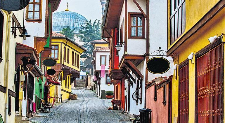 İngiliz turistlerin Türkiye’de en sevdiği yerler! ‘Şafak heykelleri altına boyuyor’ 3 ingiliz turistlerin turkiyede en sevdigi yerler safak heykelleri altina boyuyor 1 pdALHE7t