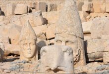 ingiliz turistlerin turkiyede en sevdigi yerler safak heykelleri altina boyuyor JXRGAkzE