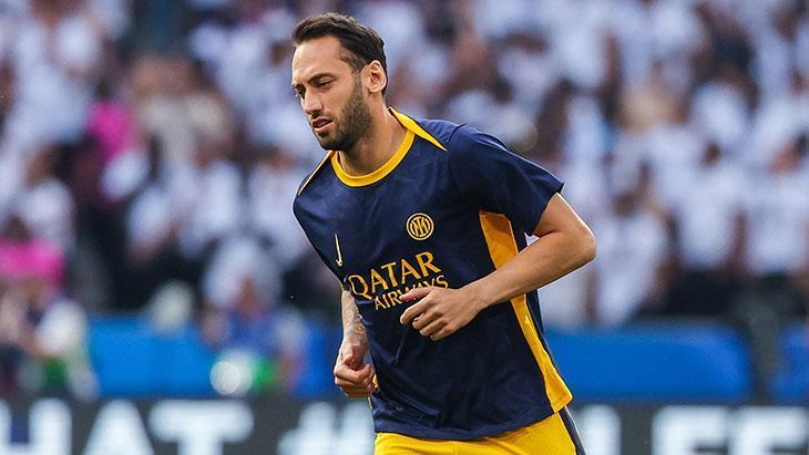 Inter, Hakan Çalhanoğlu'nun alternatifini buldu! Galatasaray'dan teklif bekleniyor 1 inter hakan calhanoglunun alternatifini buldu galatasaraydan teklif bekleniyor FkQTr4wL
