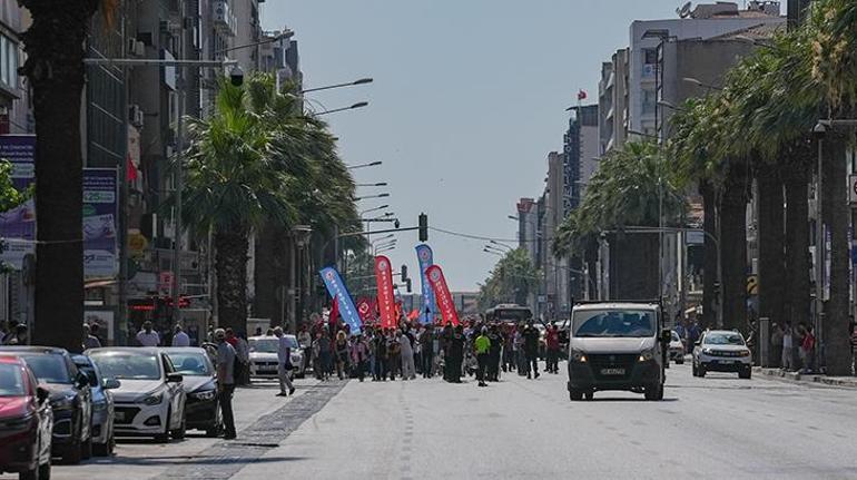 İzmir BB'de işten atılan emekçiler Meclis Toplantısı'na girmek istedi 4 izmir bbde isten atilan emekciler meclis toplantisina girmek istedi 2 jrtAGUBg