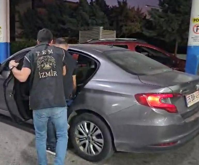 İzmir merkezli FETÖ operasyonunda gözaltı sayısı 252'ye yükseldi 3 izmir merkezli feto operasyonunda gozalti sayisi 252ye yukseldi 1 u23NUMKQ