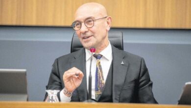 izmirde operasyon soyer de gozaltinda XfUp62ME