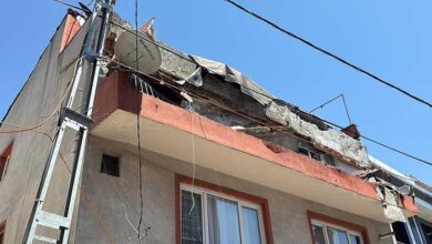 k githanede faciadan donuldu 3 katli binanin balkonu coktu p2GHO3Dv