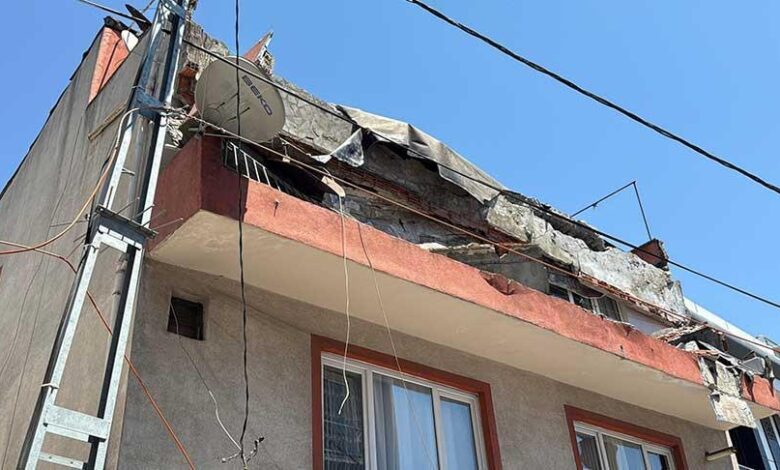 Kâğıthane’de faciadan dönüldü! 3 katlı binanın balkonu çöktü 1 k githanede faciadan donuldu 3 katli binanin balkonu coktu p2GHO3Dv