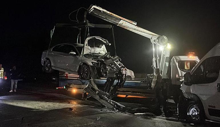 Kocaeli'de feci kaza! Servis minibüsü ile araba çarpıştı; 10 yaralı 2 kocaelide feci kaza servis minibusu ile araba carpisti 10 yarali 0 7lH4ZR6I