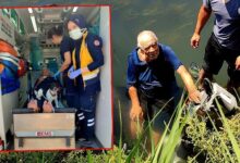 kopegi irmaga dusen yasli adamin yanindan bir an olsun ayrilmadi KRlRE6f1
