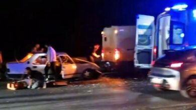 kucukcekmecede araba iett yol bakim aracina carpti 1i agir 5 yarali AzjZLVT4