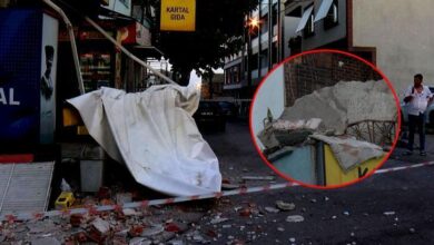 kucukcekmecede balkonu coken bina tahliye edildi 9QzNXNfH