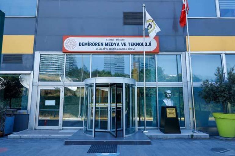 Medya ve teknolojiyi birleştiren lise! Demirören MTAL yurt dışı staj imkanlarıyla geleceğe hazırlıyor 2 medya ve teknolojiyi birlestiren lise demiroren mtal yurt disi staj imkanlariyla gelecege hazirliyor 0 BlwmbI3g