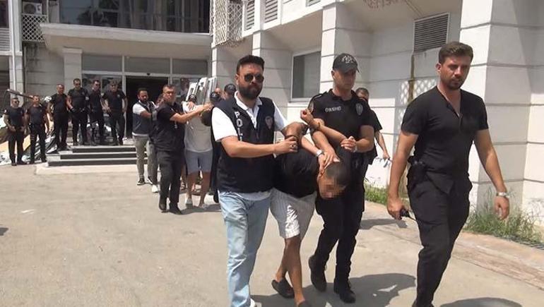 Mersin'de anne ve kızını öldürüp kaçmıştı! Yurt dışına kaçamadan yakalandı 3 mersinde anne ve kizini oldurup kacmisti yurt disina kacamadan yakalandi 1 ZYLHiEi9