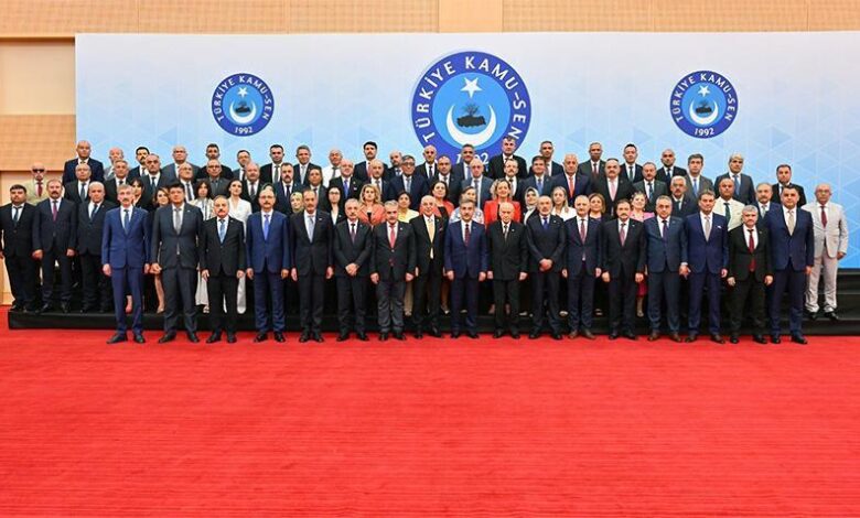 MHP Genel Başkanı Devlet Bahçeli, Kamu-Sen idaresiyle bir ortaya geldi 1 mhp genel baskani devlet bahceli kamu sen idaresiyle bir ortaya geldi 9YCnYdNJ
