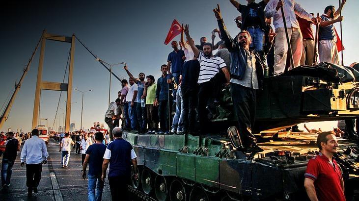 Milletin zaferi! Hain darbe teşebbüsünün üzerinden 9 yıl geçti 1 milletin zaferi hain darbe tesebbusunun uzerinden 9 yil gecti