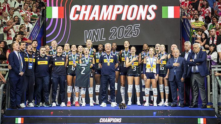 Milletler Ligi'nin şampiyonu İtalya kupasına kavuştu! 1 milletler liginin sampiyonu italya kupasina kavustu 8PRRFq43