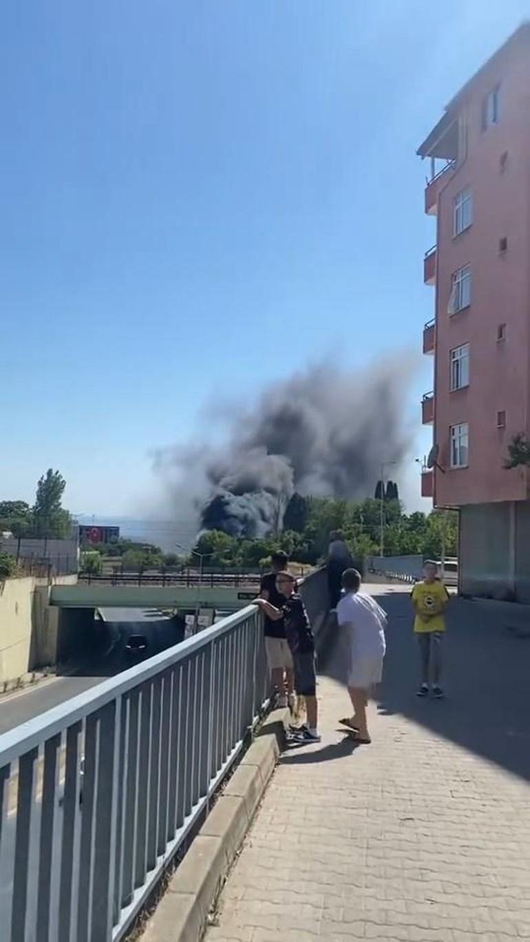 Pendik'te İSKİ'ye ilişkin arıtma tesisinde yangın 2 pendikte iskiye iliskin aritma tesisinde yangin 0 YSMEpYdg