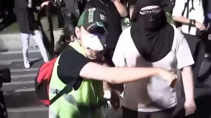 sarachanede tehdit iceren telaffuzlarda bulunan maskeli gosterici gozaltina alindi sNza2nzO