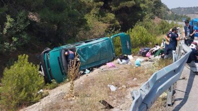 sivasta minibus devrildi 13 yarali 3ZPZvHsm