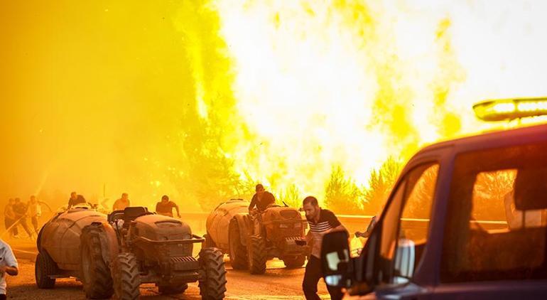 Son dakika... Ciğerlerimiz yanıyor! Bursa'da alevler yerleşim yerlerine yaklaştı 3 son dakika cigerlerimiz yaniyor bursada alevler yerlesim yerlerine yaklasti 1 y8nQ8PQg