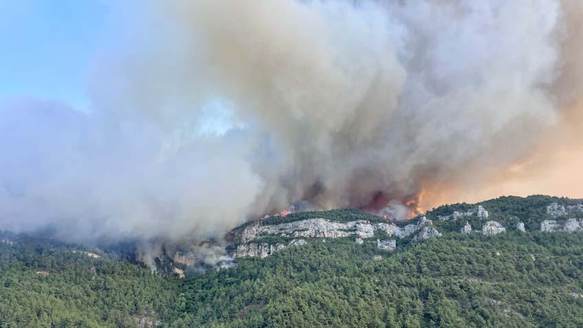 Son dakika... Ciğerlerimiz yanıyor! Bursa'da alevler yerleşim yerlerine yaklaştı 19 son dakika cigerlerimiz yaniyor bursada alevler yerlesim yerlerine yaklasti 17 vj4Otta7