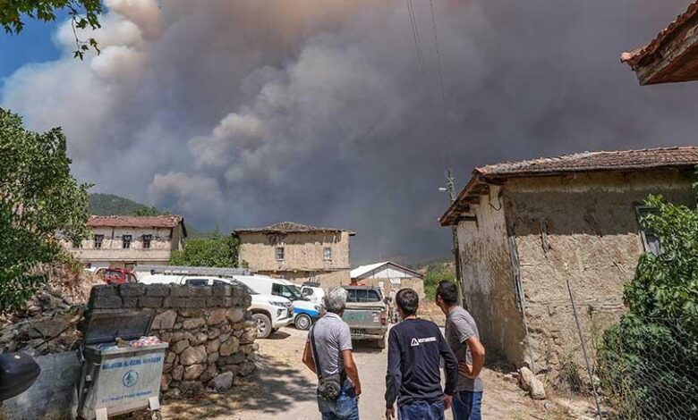 Son dakika... Sakarya'da başlayan yangın Bilecik'e ulaştı! Bir köy tahliye edildi 1 son dakika sakaryada baslayan yangin bilecike ulasti bir koy tahliye edildi jEFkXyVi