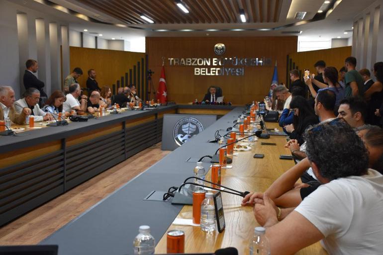 Trabzon Büyükşehir Belediye Başkanı Genç, Özgür Özel'in tenkitlerini yanıtladı 2 trabzon buyuksehir belediye baskani genc ozgur ozelin tenkitlerini yanitladi 0 OzFTVjOm