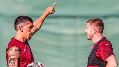 trabzonsporda john lundstram kamptan ayrildi BzK7fyNz