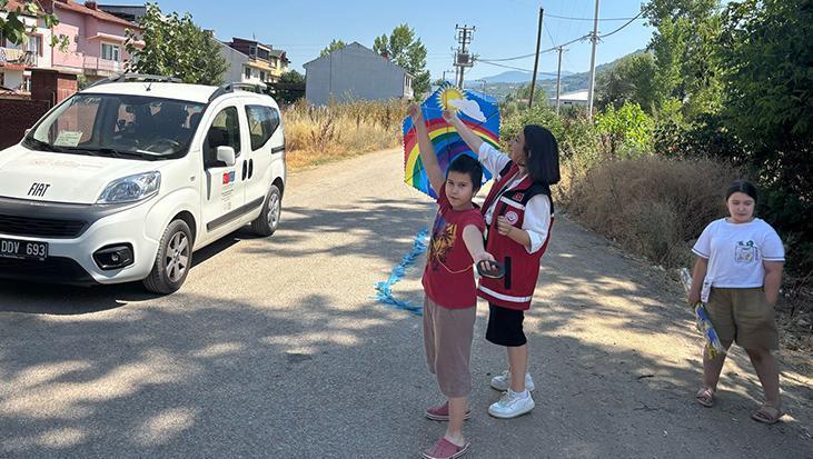 ucurtma yaparken babasinin parmaklari parcalanmisti yusufa kaymakamdan ucurtma armagani K5GpVWE6