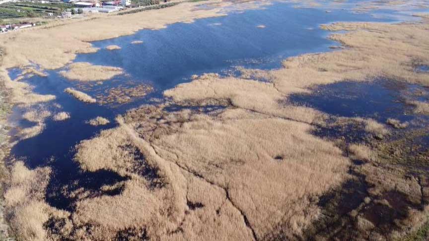 Ünlü göl büsbütün kurudu! ‘Son 65 yılının en kurak mevsimi’