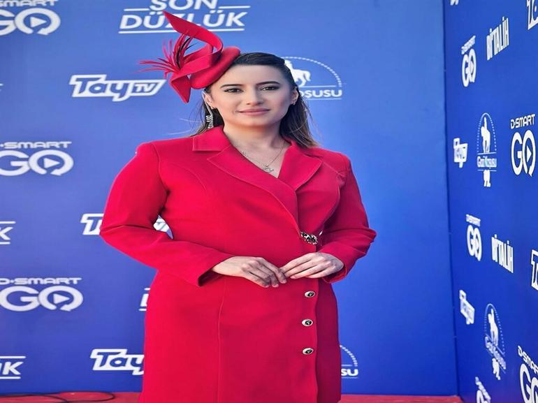 Yarış sunucusu Esen Gök, memleketi Aydın'da son seyahatine uğurlandı 2 yaris sunucusu esen gok memleketi aydinda son seyahatine ugurlandi 0 Dfi7NZtv