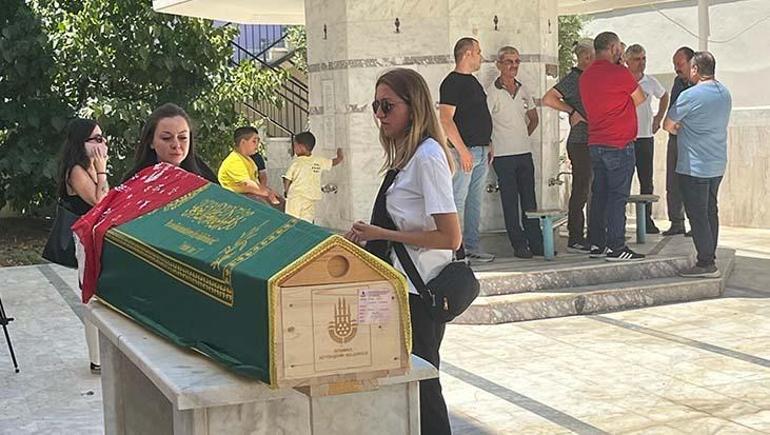 Yarış sunucusu Esen Gök, memleketi Aydın'da son seyahatine uğurlandı 4 yaris sunucusu esen gok memleketi aydinda son seyahatine ugurlandi 2 gbEDbrNM