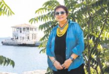 yazan yazdiklarinin da hayatini yasar zVbxAwvE