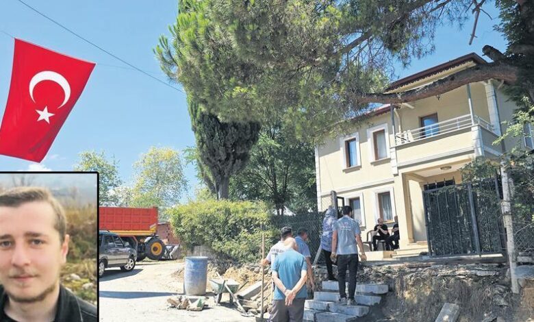 Yüksek ateşle hastaneye kaldırılan yedi askerden ikisi şehit oldu: İskenderun'dan acı haber 1 yuksek atesle hastaneye kaldirilan yedi askerden ikisi sehit oldu iskenderundan aci haber T99UJ7by
