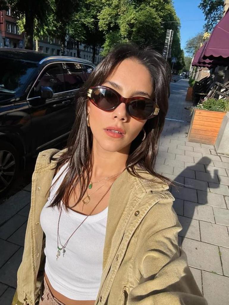 Zerrin'den savlı pozlar! 'Kaya ve Demir görmesin' 3 zerrinden savli pozlar kaya ve demir gormesin 1 73Gu8RZR