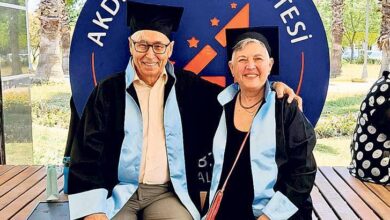 zihni canli tutan universitenin 60 yas ustu ogrencileri ogrenmenin yasi yok kanitladik JQWma7Yv