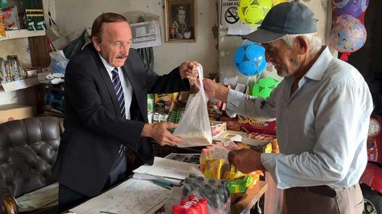 63 yıldır sitil ikonu! Müşteri azaldı ancak şıklığından vazgeçmedi: ‘Benim memur olduğumu sanıyorlar’ 2 63 yildir sitil ikonu musteri azaldi ancak sikligindan vazgecmedi benim memur oldugumu saniyorlar 0 FD7EUz9Q