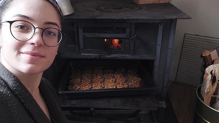 8 ceyrek altinla mum isiginda cikolata batariz sandilar bu isin isvereni olduk 2 LVrLTXaM