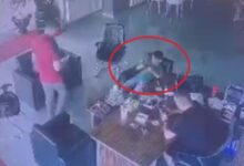 8 yasindaki egenin agir yaralandigi oto galeriye akin kamerada ulzYFRPv