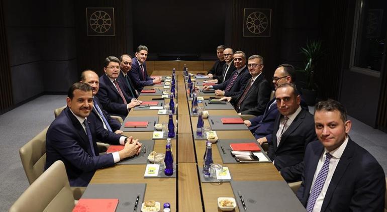adalet bakani tunc iletisim baskani duran ile bir ortaya geldi 0 ODXhB2Mj