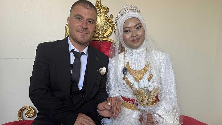 Aileler karşı çıktı, aşk kazandı! Endonezyalı Mia Hakkari’ye gelin geldi