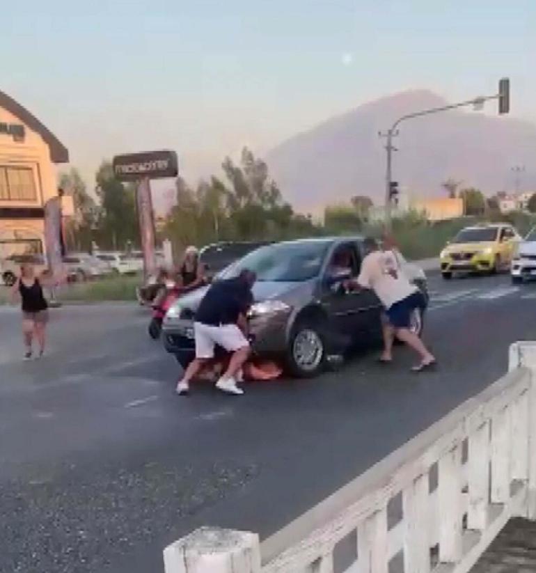 alkollu soforun carparak uzerinden gecmeye kalktigi ingiliz turist hayatini kaybetti 2 S3SnlF1X