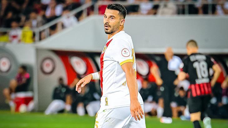 Amedspor'da Aytaç Kara hastaneye kaldırıldı! 1 amedsporda aytac kara hastaneye kaldirildi VNydryPc