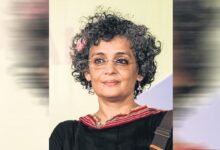 arundhati roya kesmirde sansur fOyw4CXY
