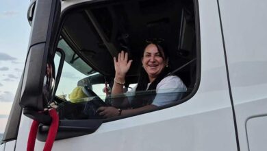babasi ve agabeyinden etkilendi tir surucusu oldu turkiyenin her yerine gidiyorum EpcJym5F