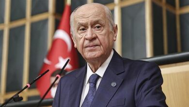 bahceliden ak partinin 24uncu kurulus yil donumu aktifligi icin 1071 kirmizi gul ubOrRhIF
