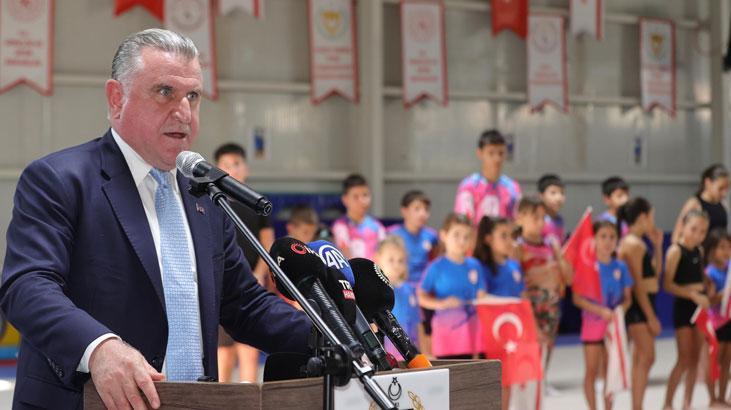 bakan bak genclerimiz ve atletlerimiz bu tesislerde sampiyonluga yuruyecek YFjSwr8B