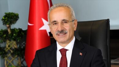 bakan uraloglu demir yolu tesislerinde 4 gunes gucu santralinin devreye alindigini bildirdi 844k42gc