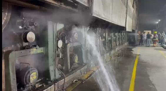 Balıkesir'de kağıt fabrikasında korkutan yangın 8 balikesirde kagit fabrikasinda korkutan yangin 0 aVnQi4Tu
